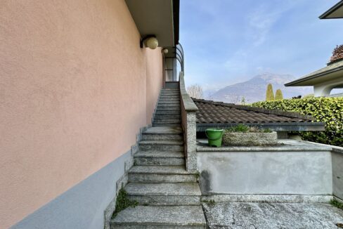 Dubino Casa indipendente con Officina e Abitazione