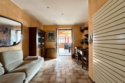 Dubino Casa indipendente con Officina e Abitazione