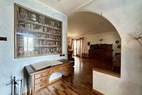 Dubino Casa indipendente con Officina e Abitazione
