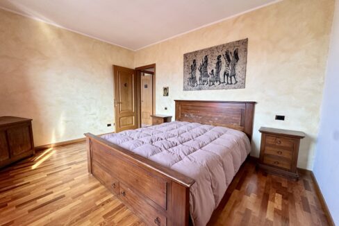 Dubino Casa indipendente con Officina e Abitazione