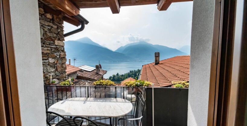 Casa Pianello del Lario vista lago