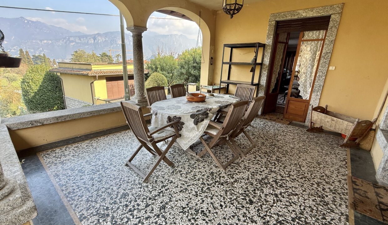 Griante Villa con Giardino40