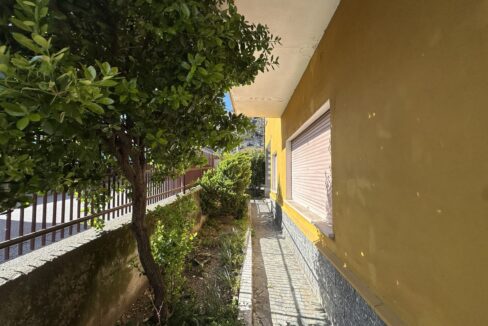 Casa Indipendente Dongo con giardino
