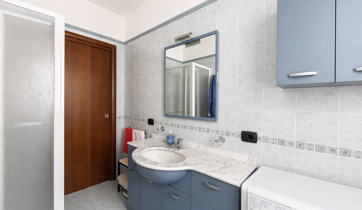 Bagno Appartamento Gravedona Rif.A036 - 24-04-2026 alle 15-22-50 2_rid