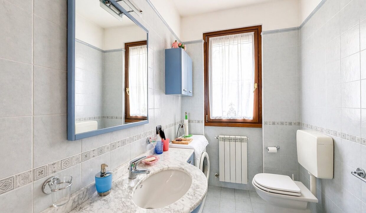 Bagno Appartamento Gravedona Rif.A036 - 24-04-2026 alle 15-22-50_rid