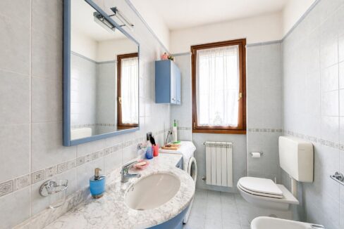 Bagno Appartamento Gravedona Rif.A036 - 24-04-2026 alle 15-22-50_rid