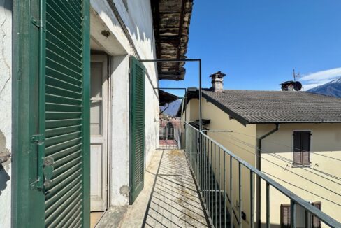 Casa Domaso Collinare con Balconi