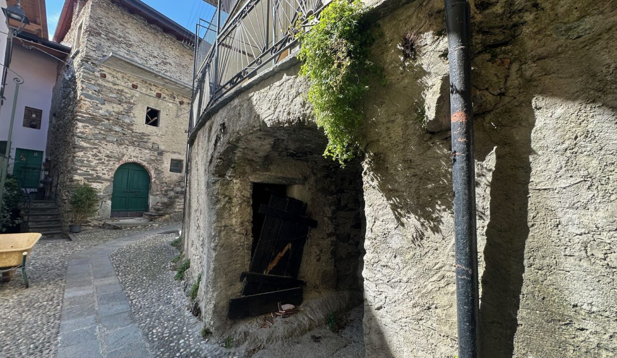 Casa Domaso Collinare con Balconi