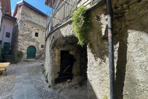 Casa Domaso Collinare con Balconi
