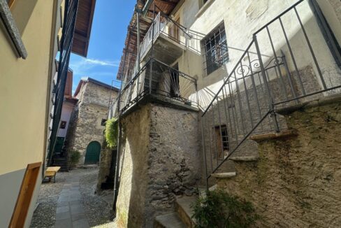 Casa Domaso Collinare con Balconi