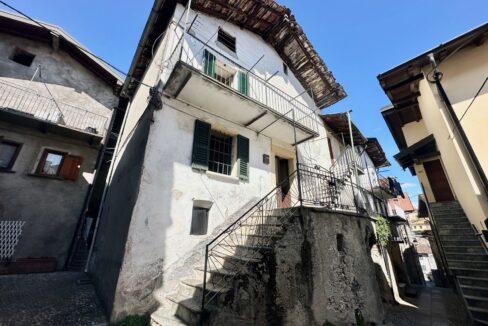 Casa Domaso Collinare con Balconi