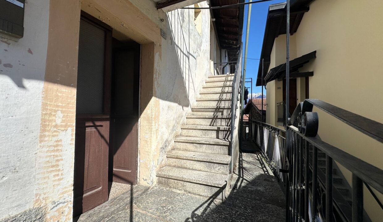 Casa Domaso Collinare con Balconi