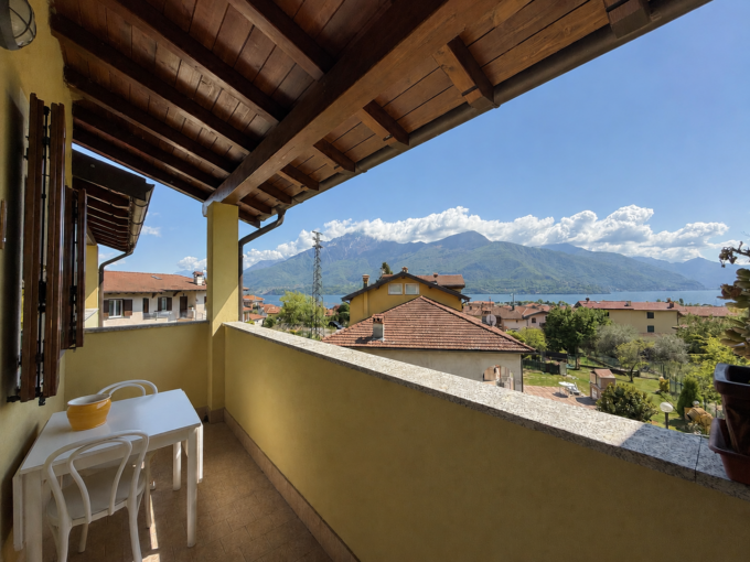 Appartamento Gravedona ed Uniti con Terrazzo e Garage