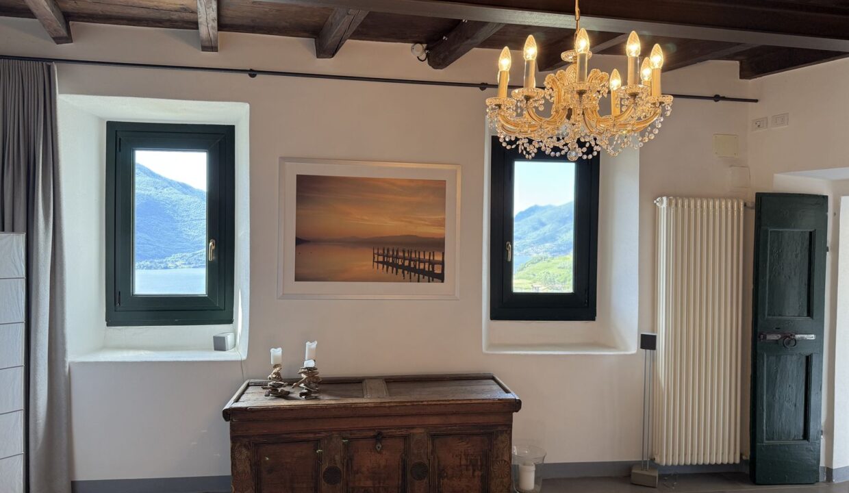 Casale Restaurato Vercana Vista Lago di Como