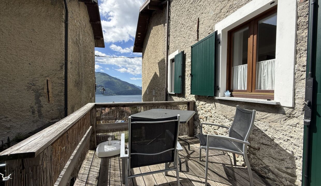 Casale Restaurato Vercana Vista Lago di Como
