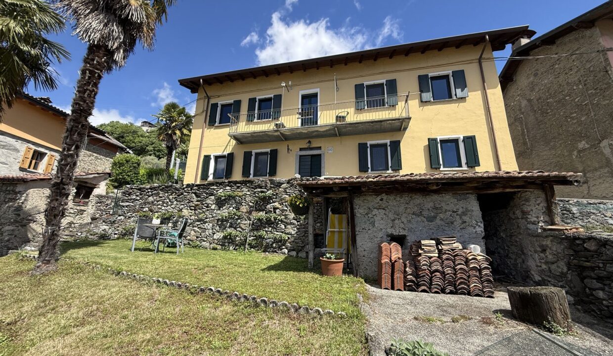 Casale Restaurato Vercana Vista Lago di Como