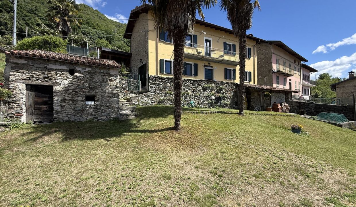 Casale Restaurato Vercana Vista Lago di Como