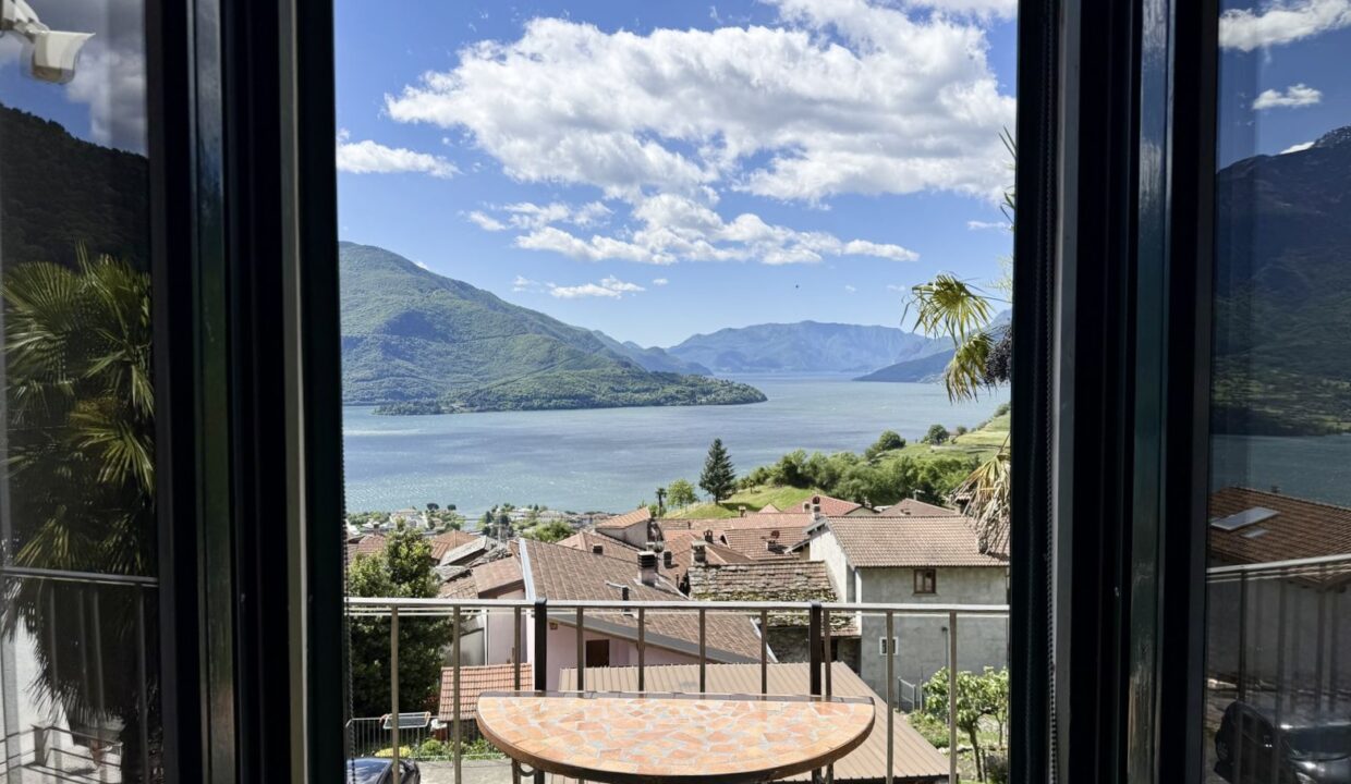 Casale Restaurato Vercana Vista Lago di Como
