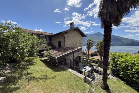 Casale Restaurato Vercana Vista Lago di Como