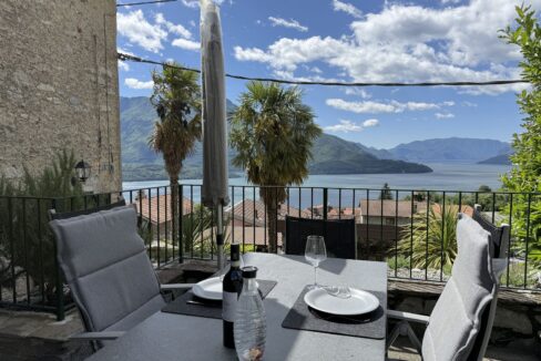 Casale Restaurato Vercana Vista Lago di Como