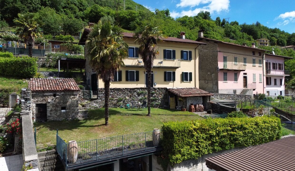 Casale Restaurato Vercana Vista Lago di Como