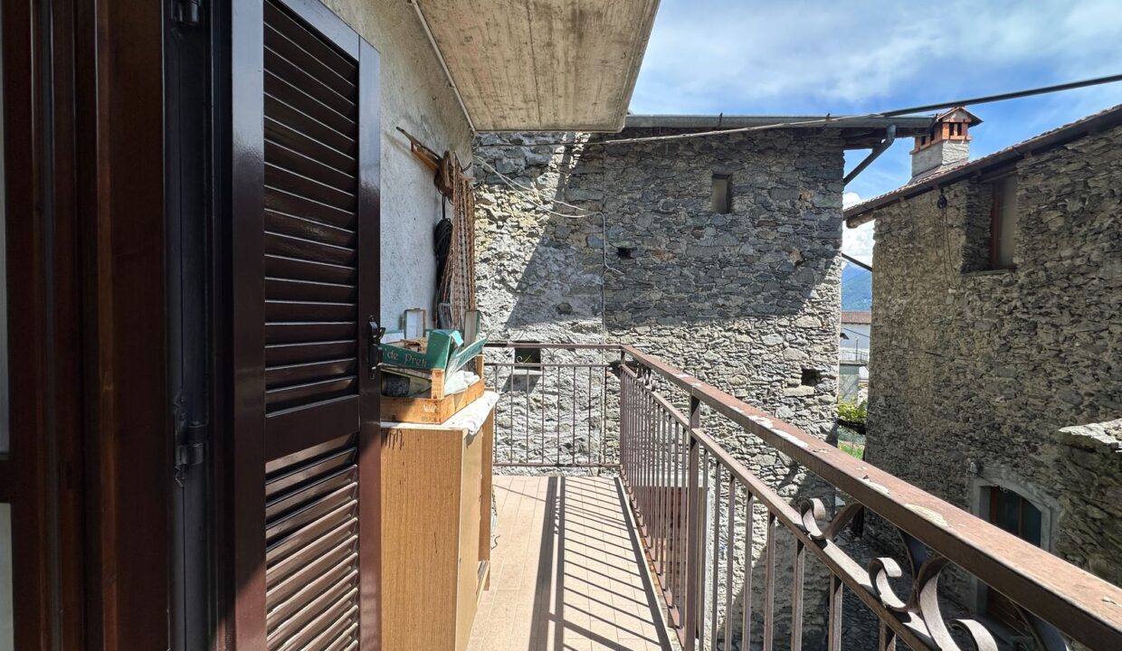 Valtellina Caratteristica Casa in Pietra nel Borgo Storico di Cino