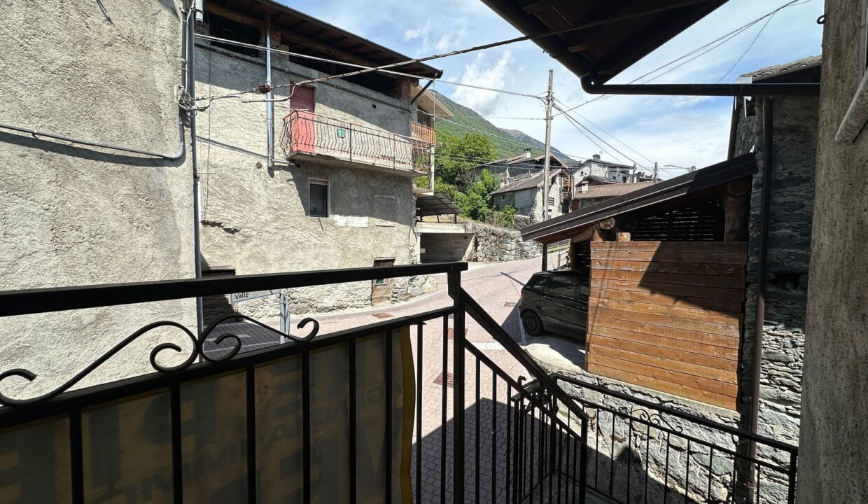 Valtellina Caratteristica Casa in Pietra nel Borgo Storico di Cino