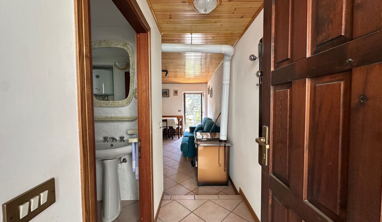 Valtellina Caratteristica Casa in Pietra nel Borgo Storico di Cino
