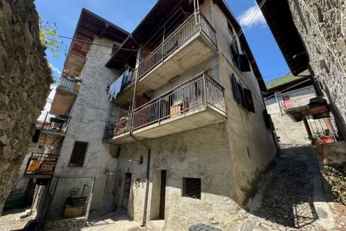 Valtellina Caratteristica Casa in Pietra nel Borgo Storico di Cino