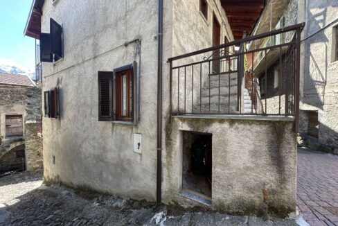 Valtellina Caratteristica Casa in Pietra nel Borgo Storico di Cino