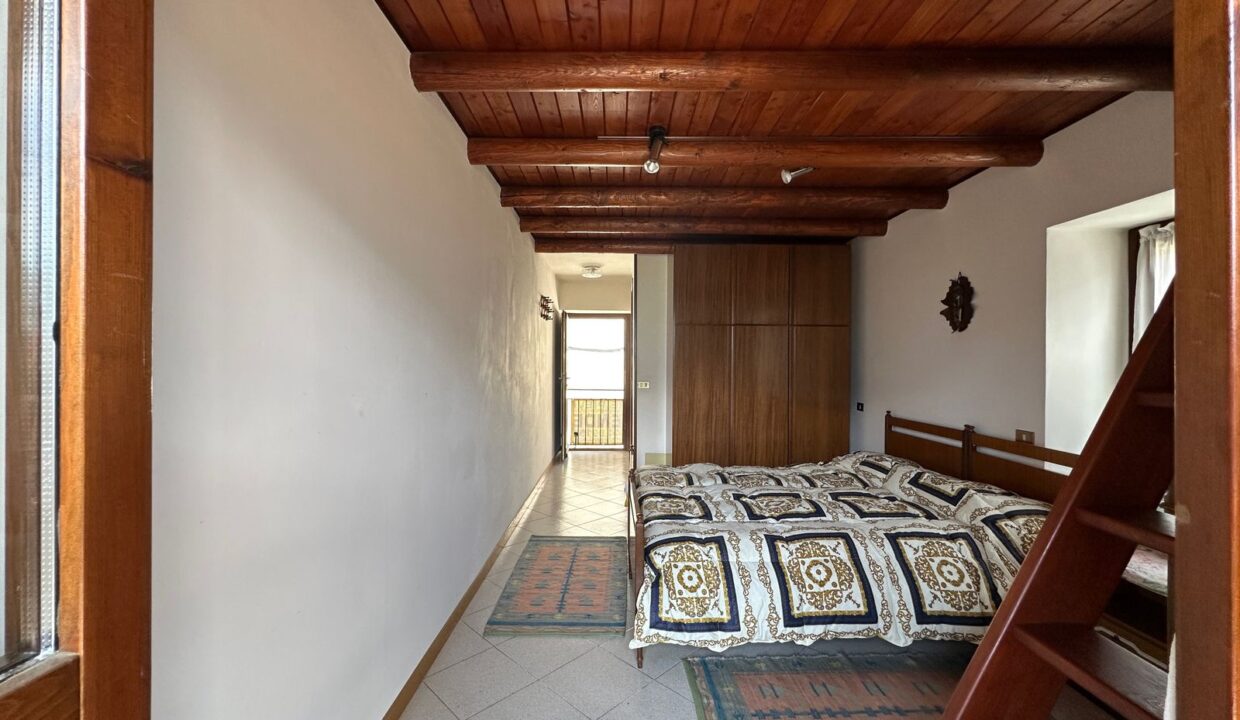 Valtellina Caratteristica Casa in Pietra nel Borgo Storico di Cino