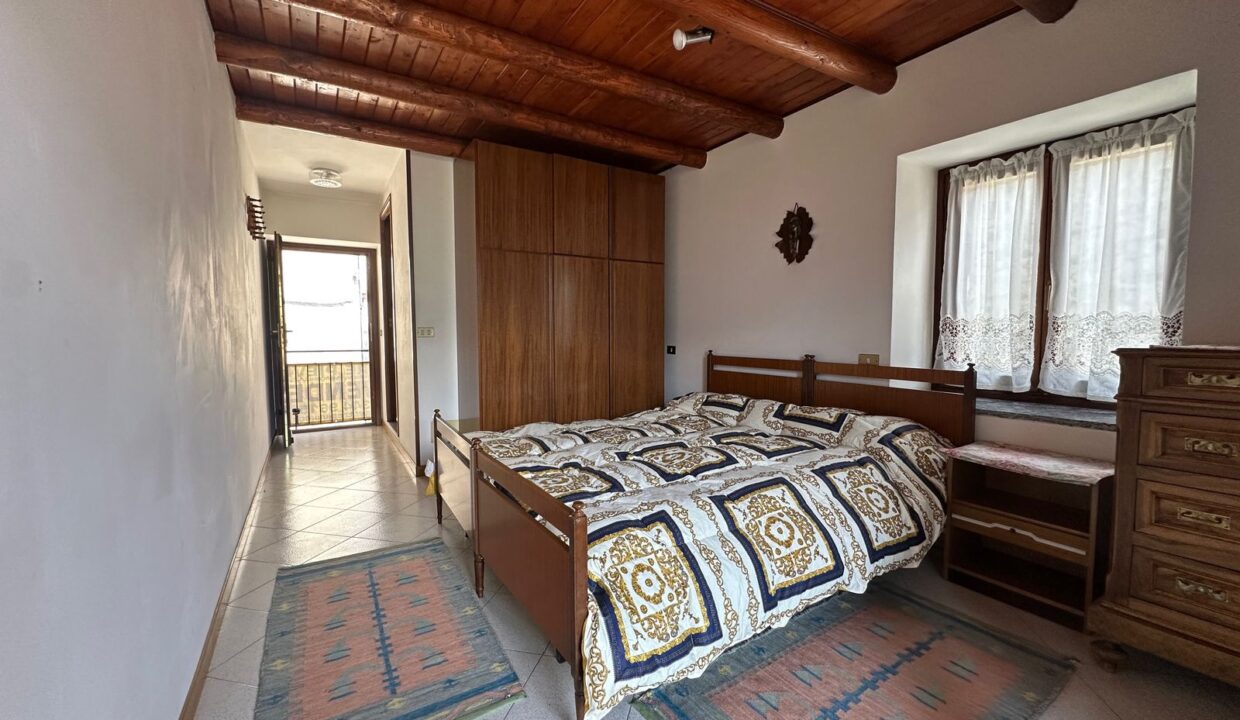 Valtellina Caratteristica Casa in Pietra nel Borgo Storico di Cino