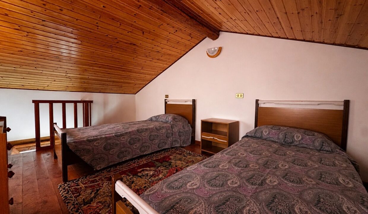 Valtellina Caratteristica Casa in Pietra nel Borgo Storico di Cino