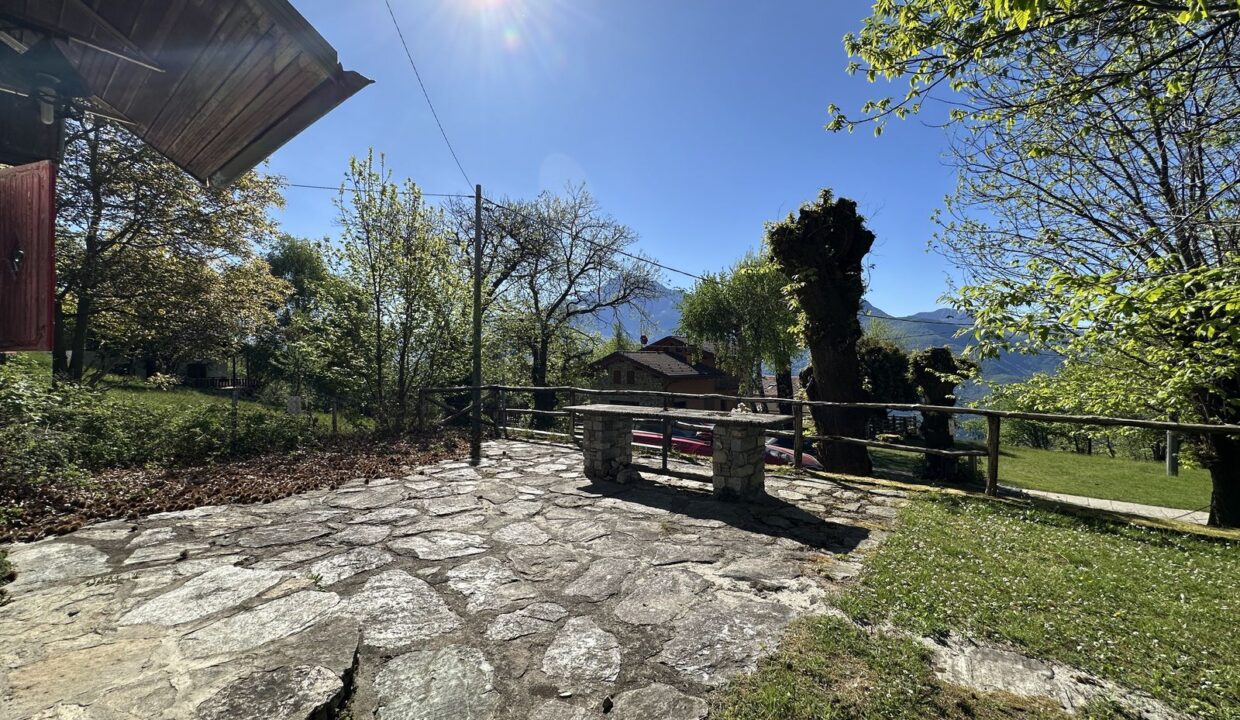 Casa con Giardino Gravedona ed Uniti