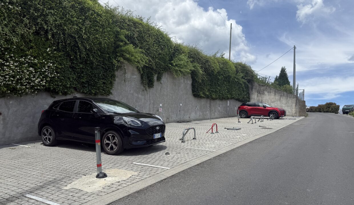 Foto MA007 Esterni e Posto Auto3
