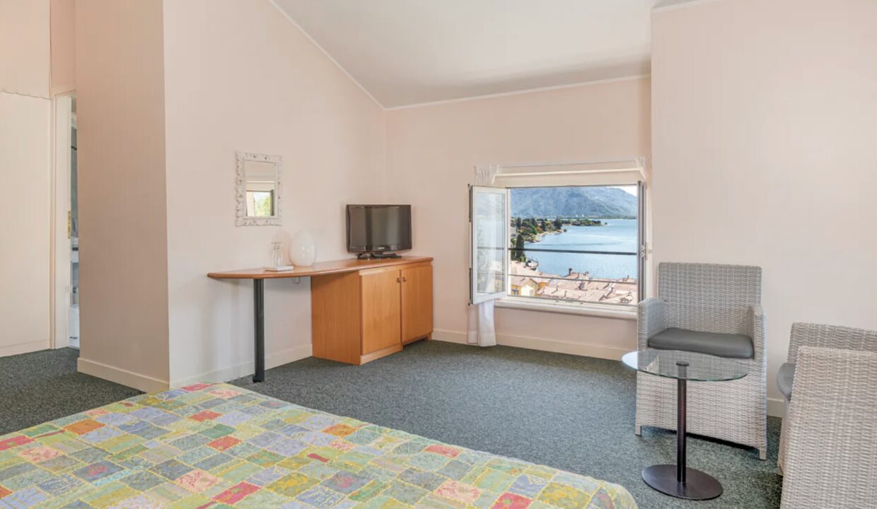 Hotel Lago Como Gravedona ed Uniti con Piscina