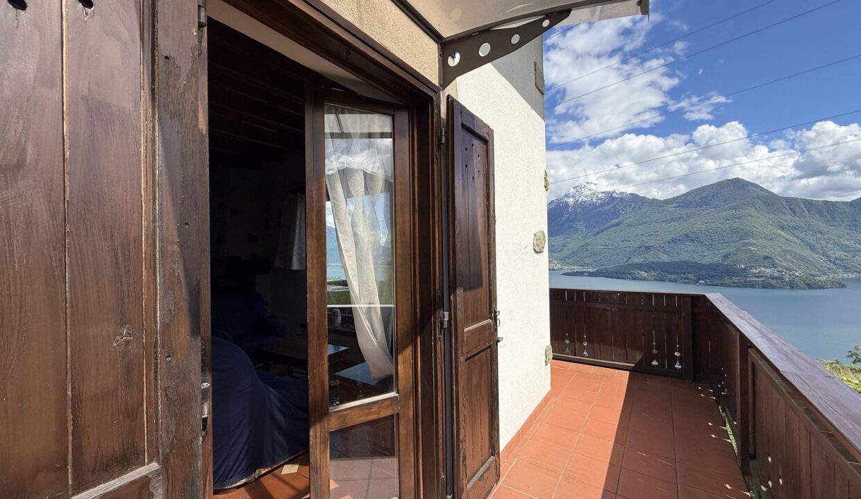Villa Indipendente Stazzona con Vista Lago