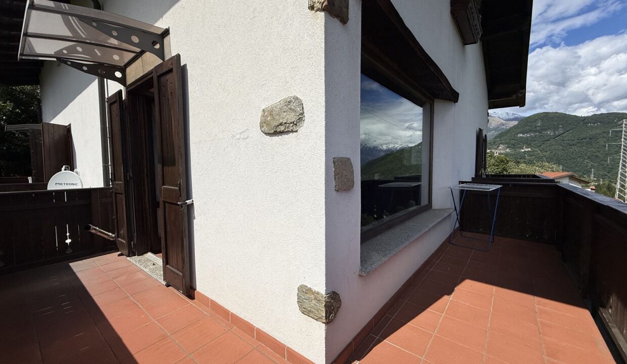 Villa Indipendente Stazzona con Vista Lago