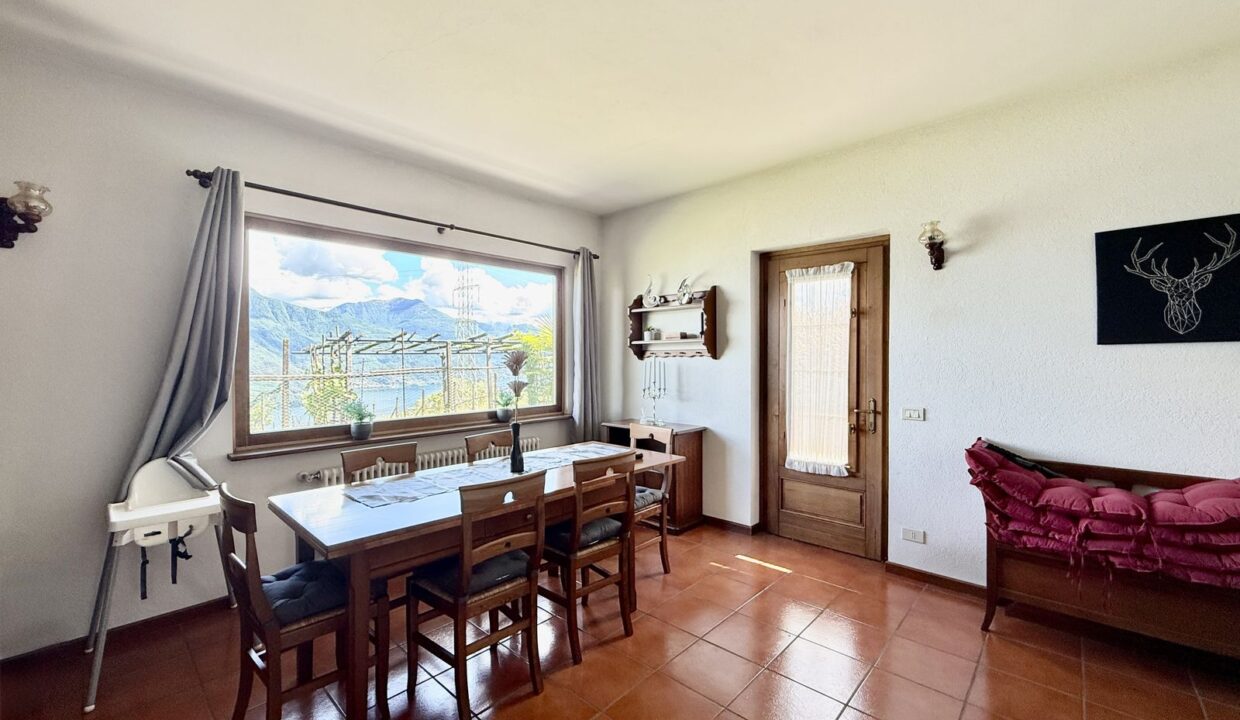 Villa Indipendente Stazzona con Vista Lago