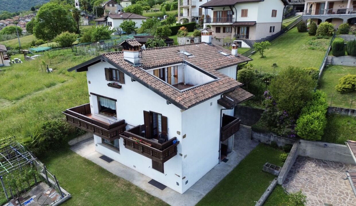 Villa Indipendente Stazzona con Vista Lago