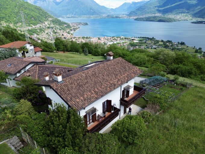 Villa Indipendente Stazzona con Vista Lago