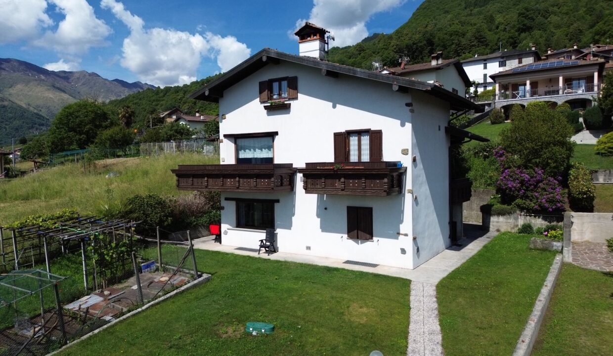 Villa Indipendente Stazzona con Vista Lago