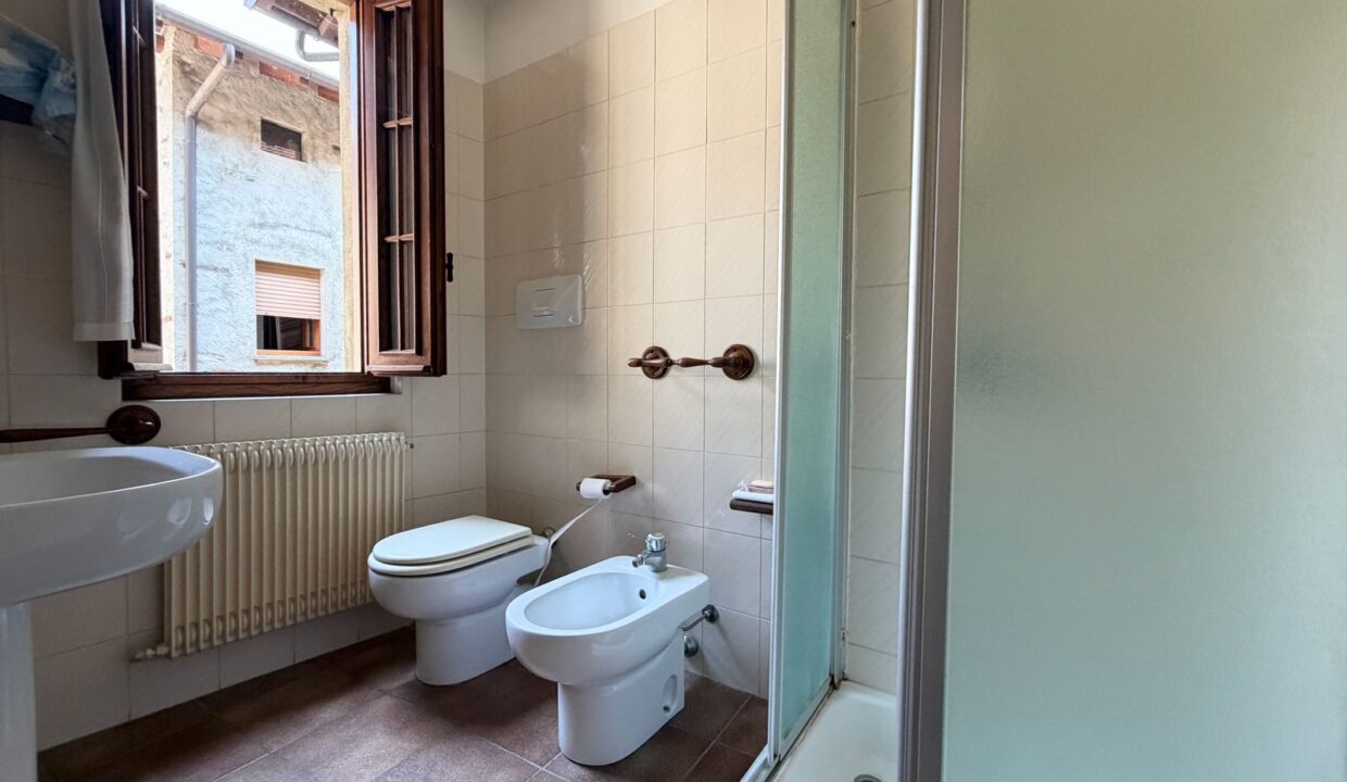 Casa con Balcone Vercana Lago di Como