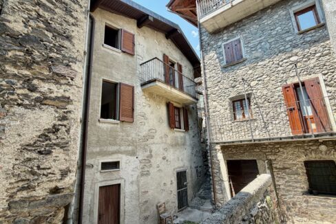 Casa con Balcone Vercana Lago di Como