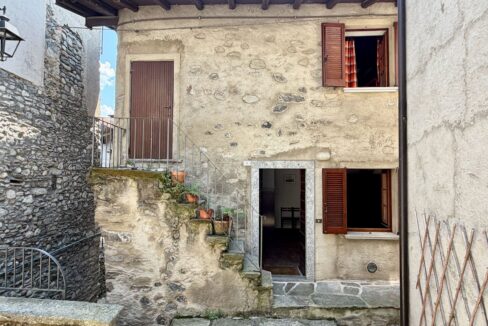 Casa con Balcone Vercana Lago di Como