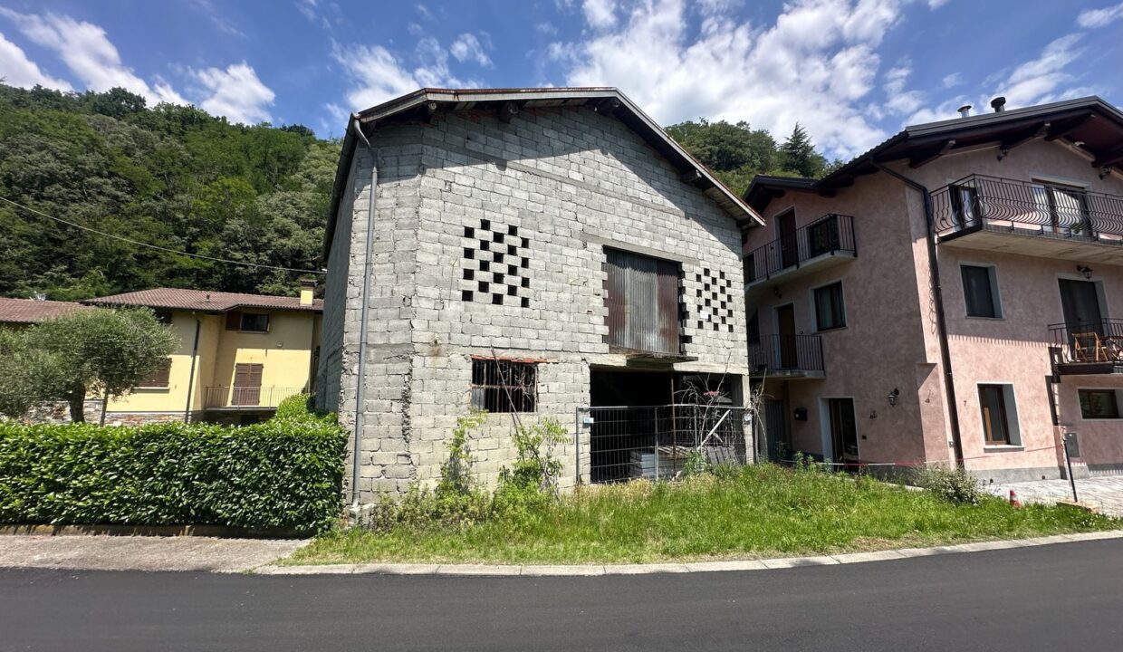 Casa Indipendente da Ristrutturare Sorico