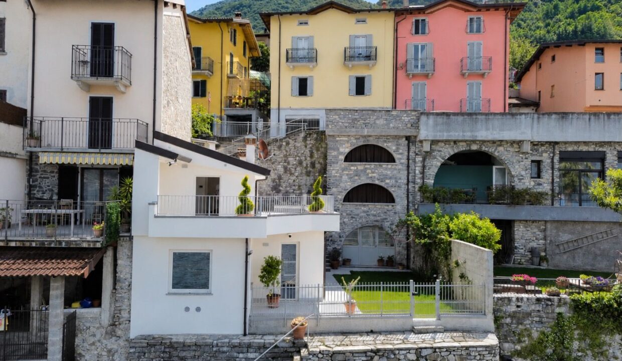 Casa Fronte Lago Como Lezzeno con Giardino