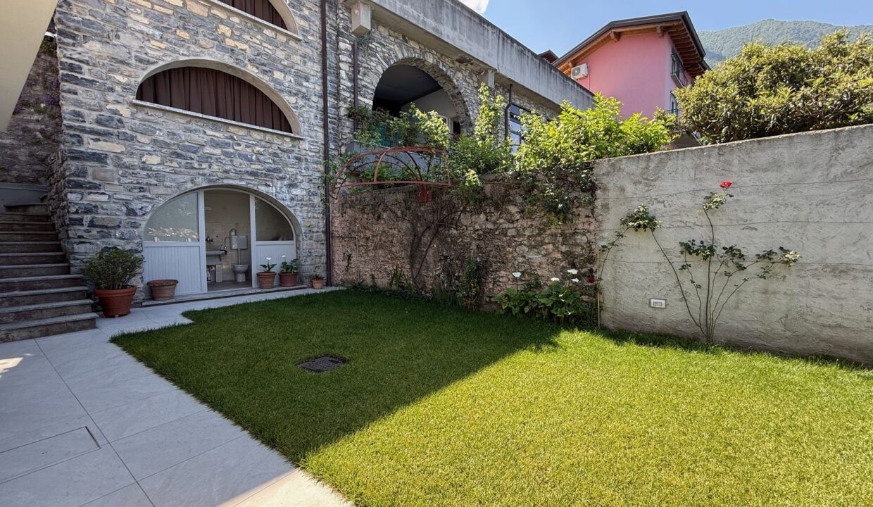 Casa Fronte Lago Como Lezzeno con Giardino