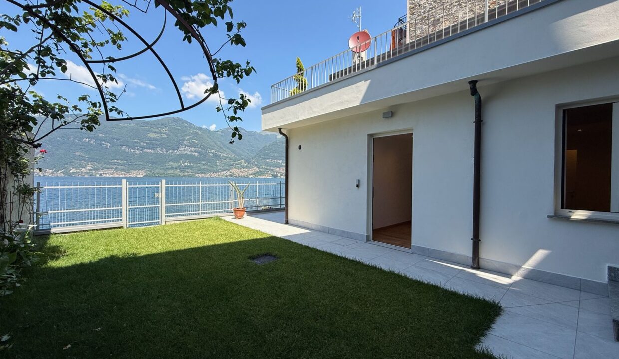 Casa Fronte Lago Como Lezzeno con Giardino