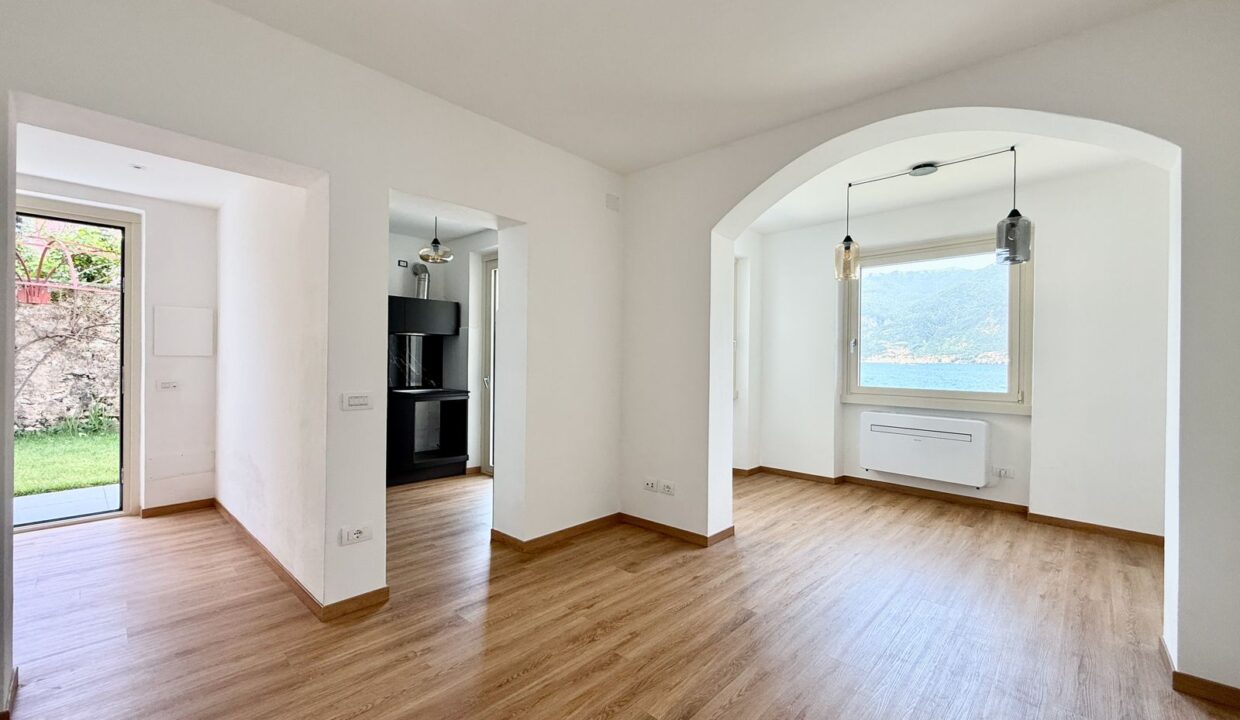 Casa Fronte Lago Como Lezzeno con Giardino